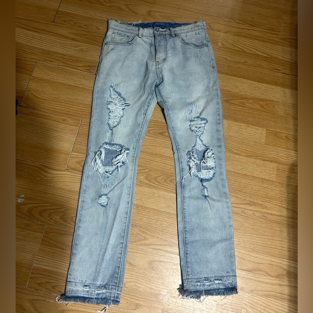 Men’s Mnml 32 Light Blue Distressed Jeans